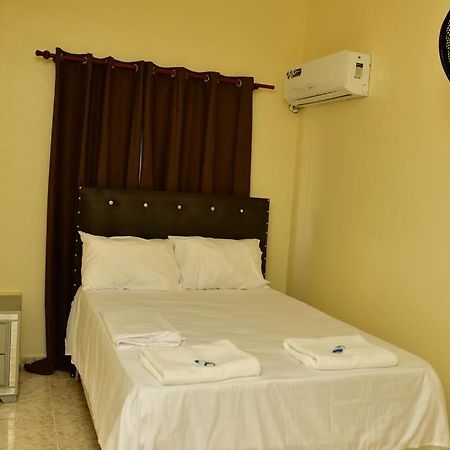 Hotel Freedom Нагуа Экстерьер фото