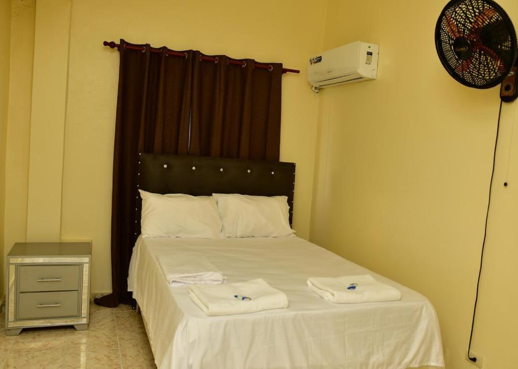 Hotel Freedom Нагуа Экстерьер фото