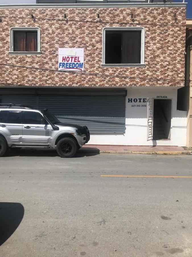 Hotel Freedom Нагуа Экстерьер фото